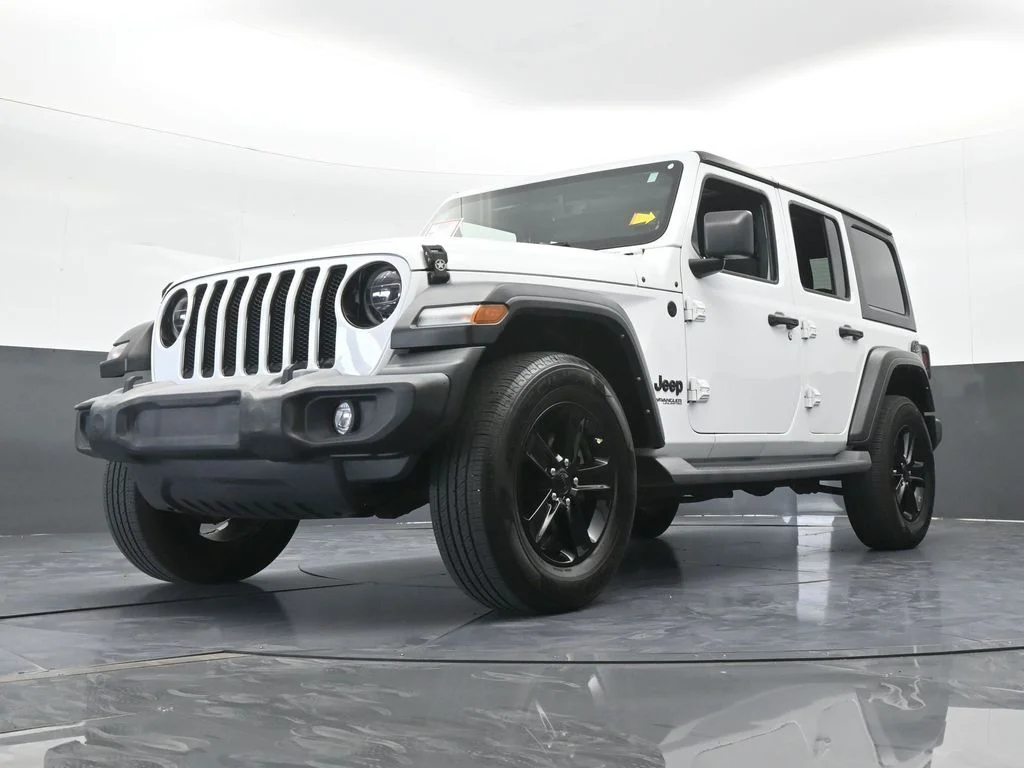 Used 2022 Bright White Clearcoat Jeep Unlimited Sport Altitude image 58