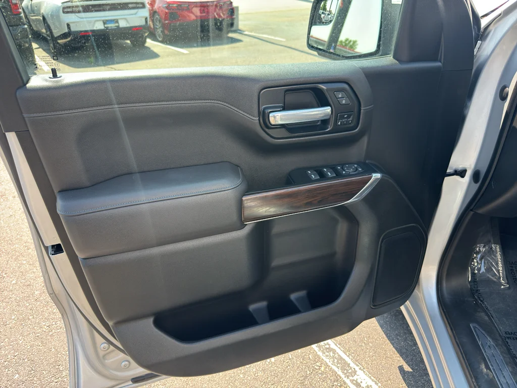 Used 2021 Quicksilver Metallic GMC SLT image 16