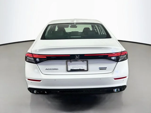 New 2026 Platinum White Pearl Honda Touring image 18
