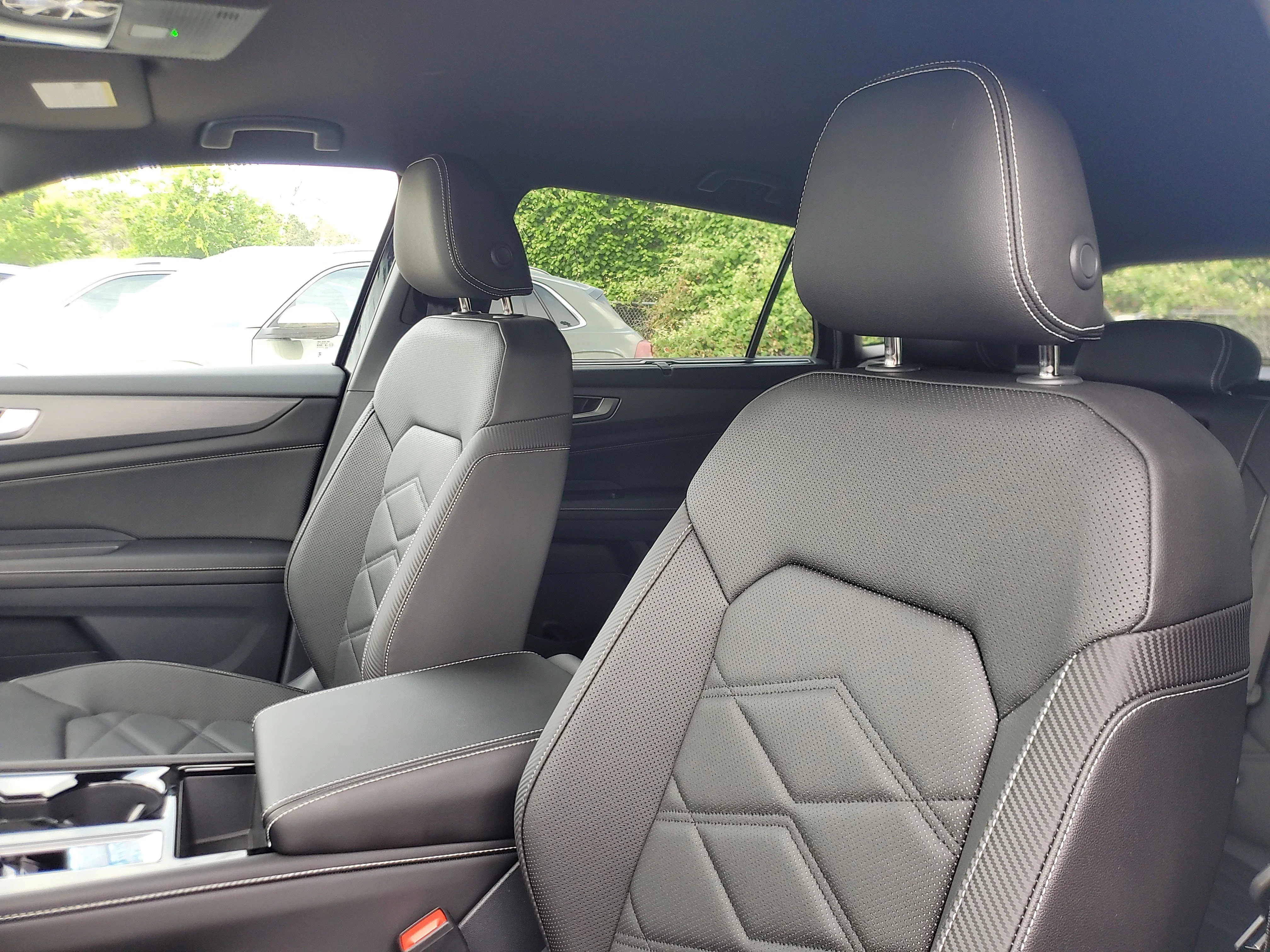 New 2026 Black Volkswagen 2.0T SE w/Technology image 14