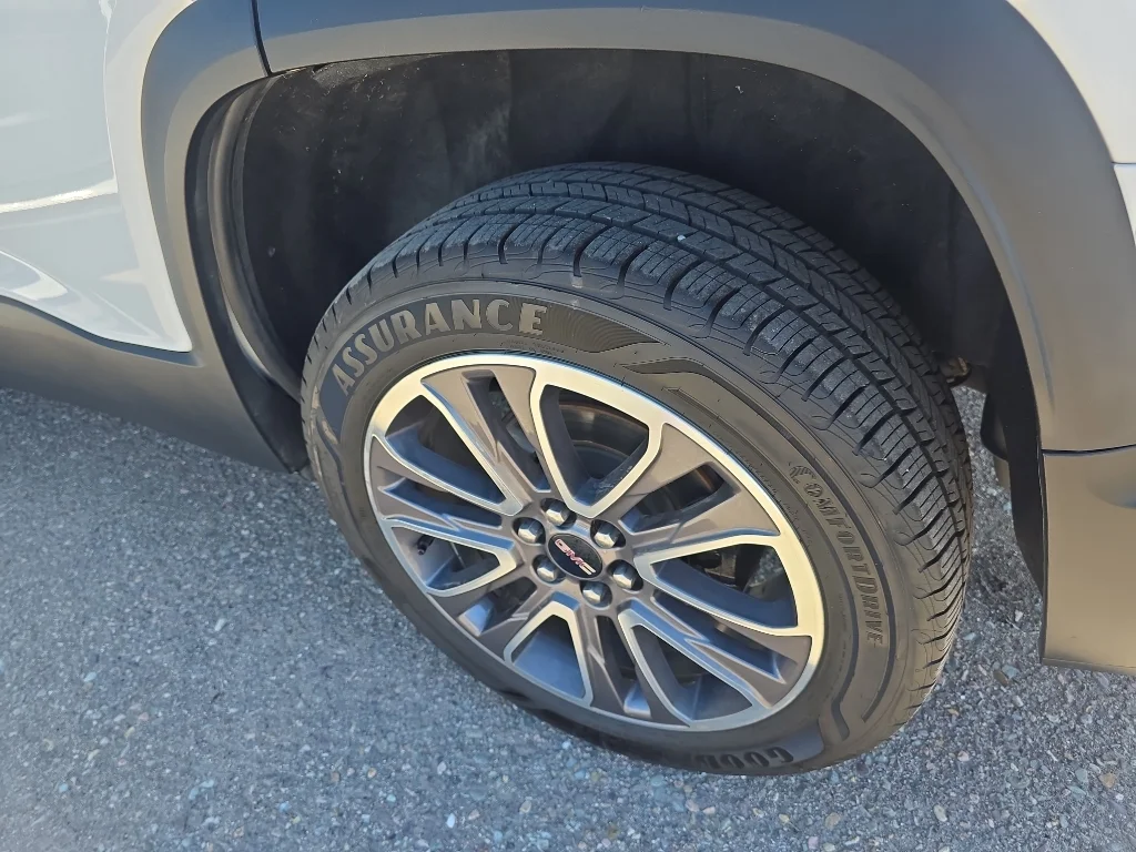 Used 2020 Summit White GMC AT4 image 27