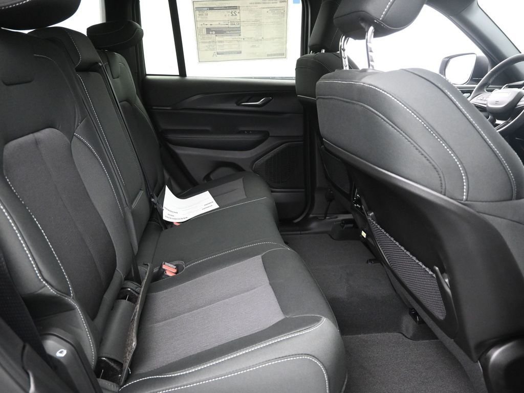 2025 Jeep Grand Cherokee Laredo - Photo 10