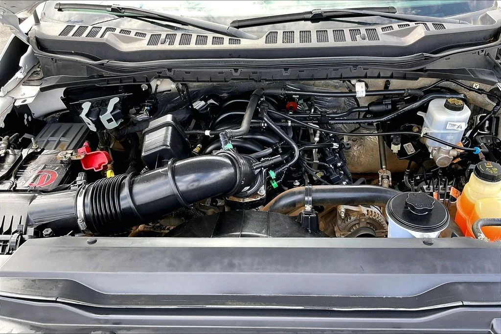 Used 2023 White Ford XL image 9