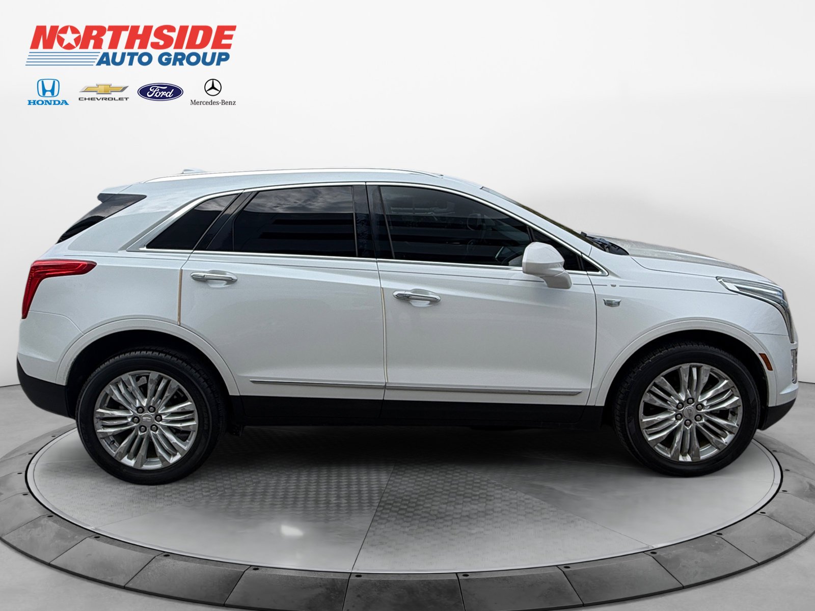 Used 2019 Crystal White Tricoat Cadillac Premium Luxury FWD image 8