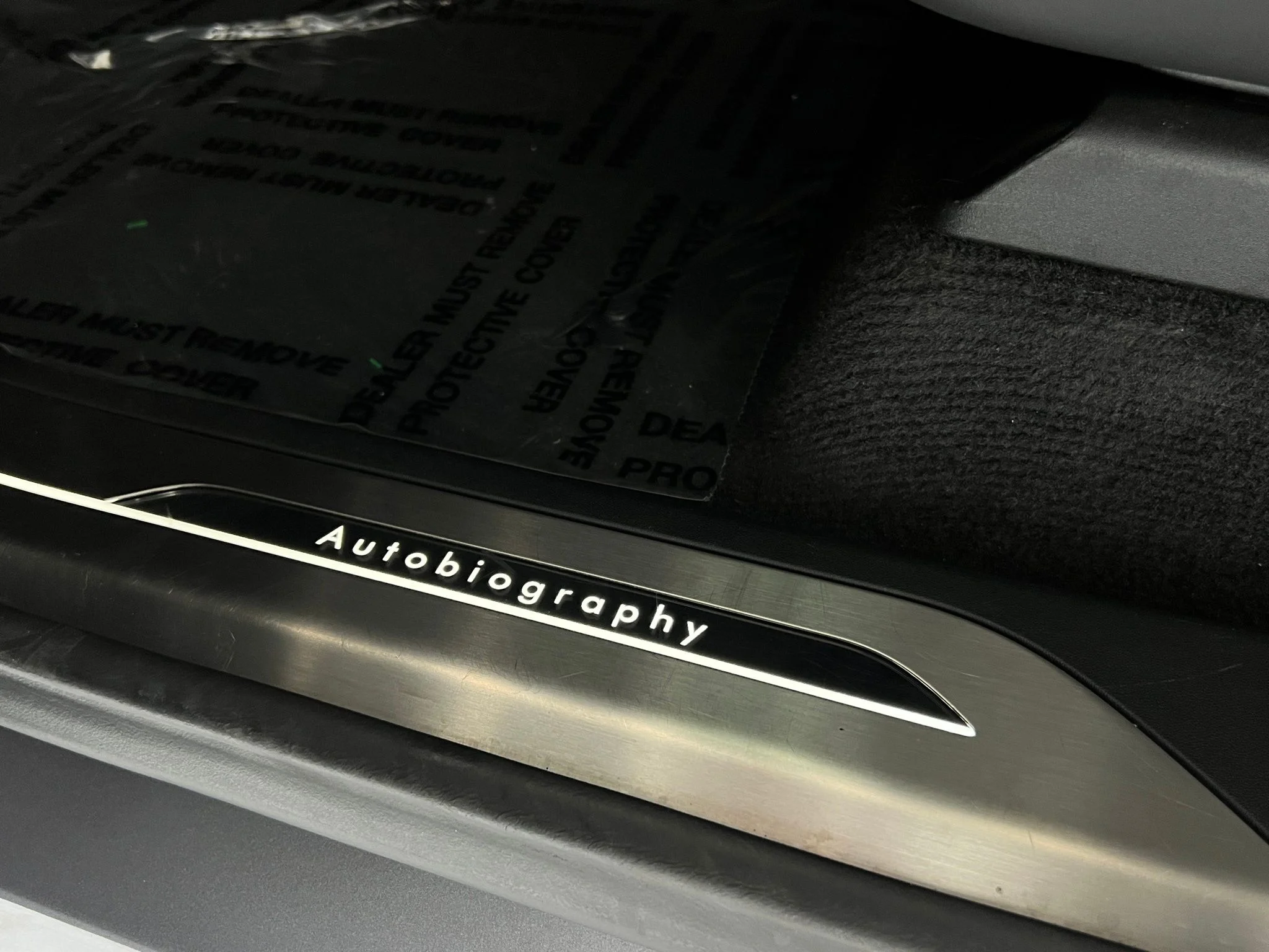 Used 2025 Gray Land Rover Autobiography image 16