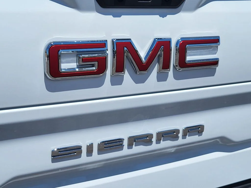 Used 2025 Summit White GMC AT4 image 8