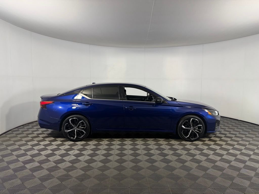 Used 2023 Blue Nissan 2.5 SR image 3