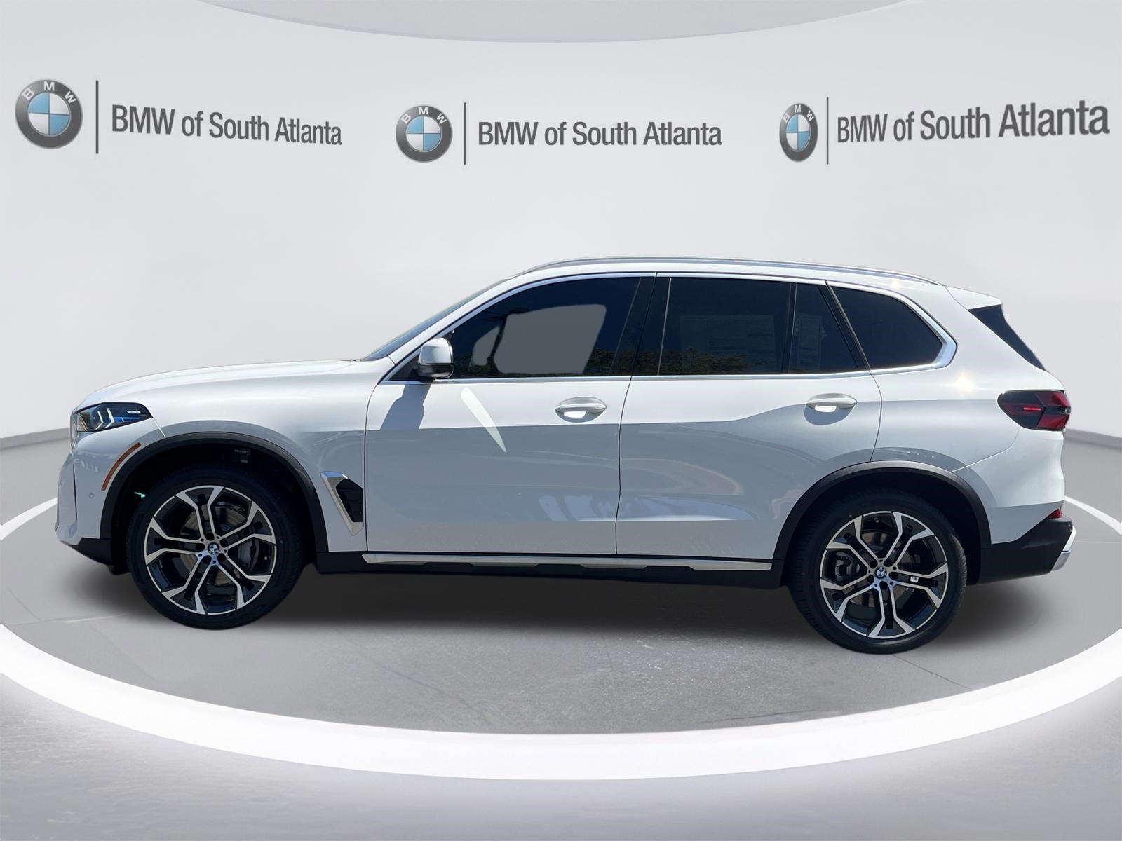 New 2026 Alpine White BMW sDrive40i image 21