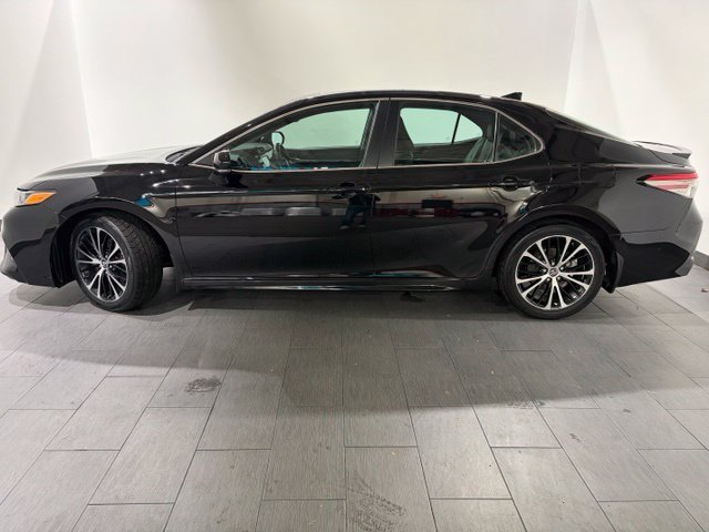 Used 2019 Toyota Camry SE with VIN 4T1B11HK1KU229134 for sale in Brook Park, OH
