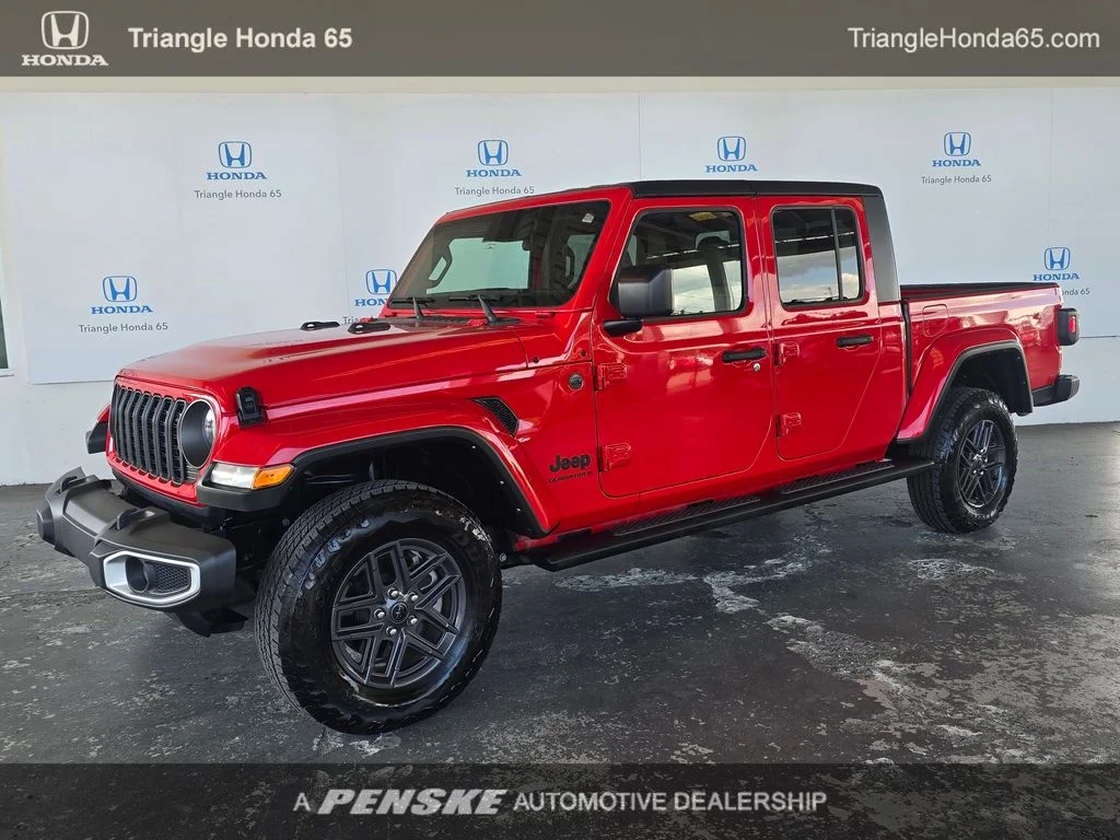 2024 Jeep Gladiator Sport S's photo