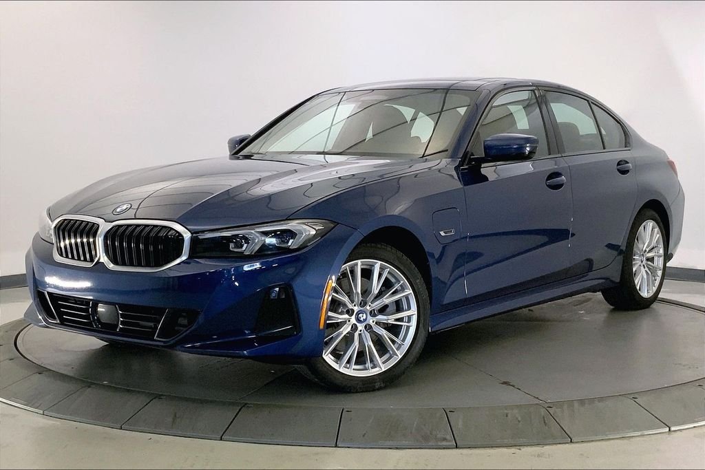 Used 2023 Phytonic Blue Metallic BMW  image 11