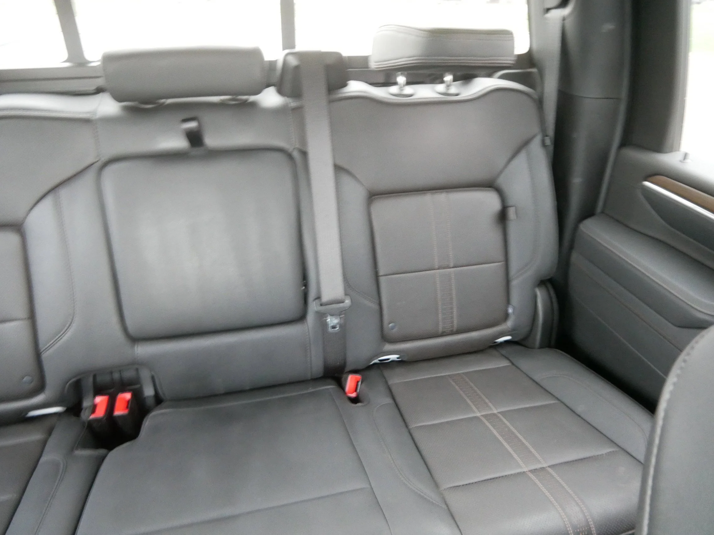 Used 2025 Iridescent Pearl Tricoat Chevrolet High Country image 14