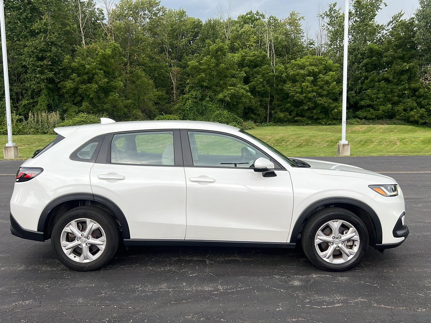 Used 2025 Platinum White Pearl Honda LX image 5