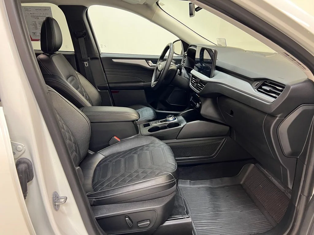 Used 2023 White Ford Platinum image 31