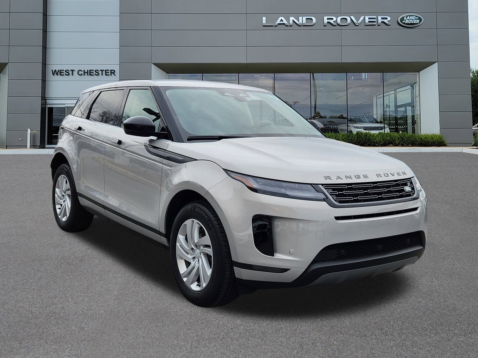 Certified Used 2025 Seoul Pearl Silver Metallic Land Rover S image 2