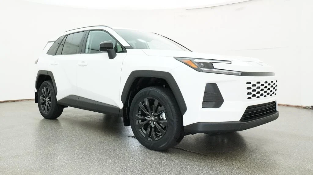 New 2026 Ice Cap Toyota XLE Premium image 19