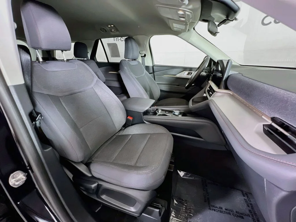New 2026 Agate Black Metallic Ford Active image 18