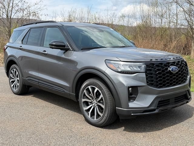 2026 Ford Explorer ST-LINE 4WD's photo