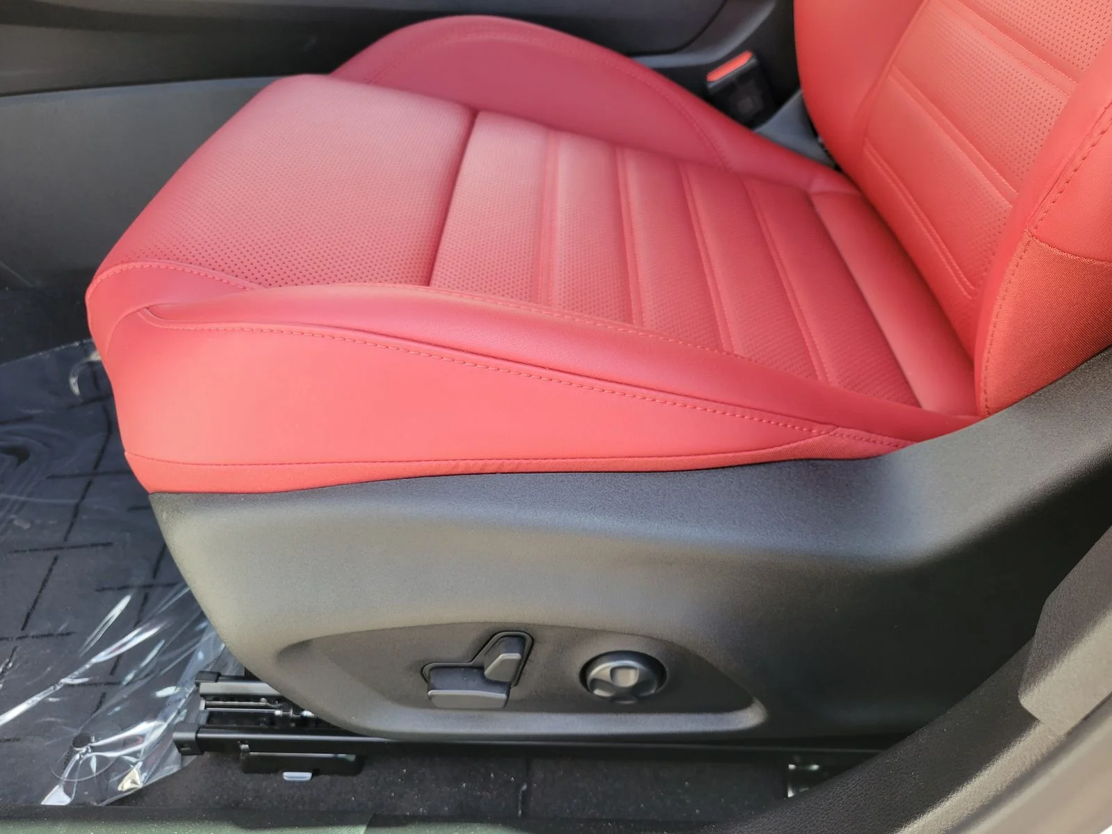 Used 2026 White Alfa Romeo Base image 16