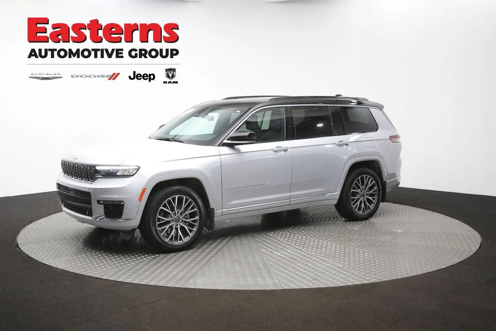 Used 2024 Silver Jeep Summit image 61