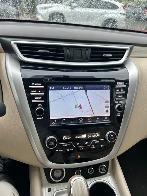 Used 2016 Red Nissan Platinum image 8