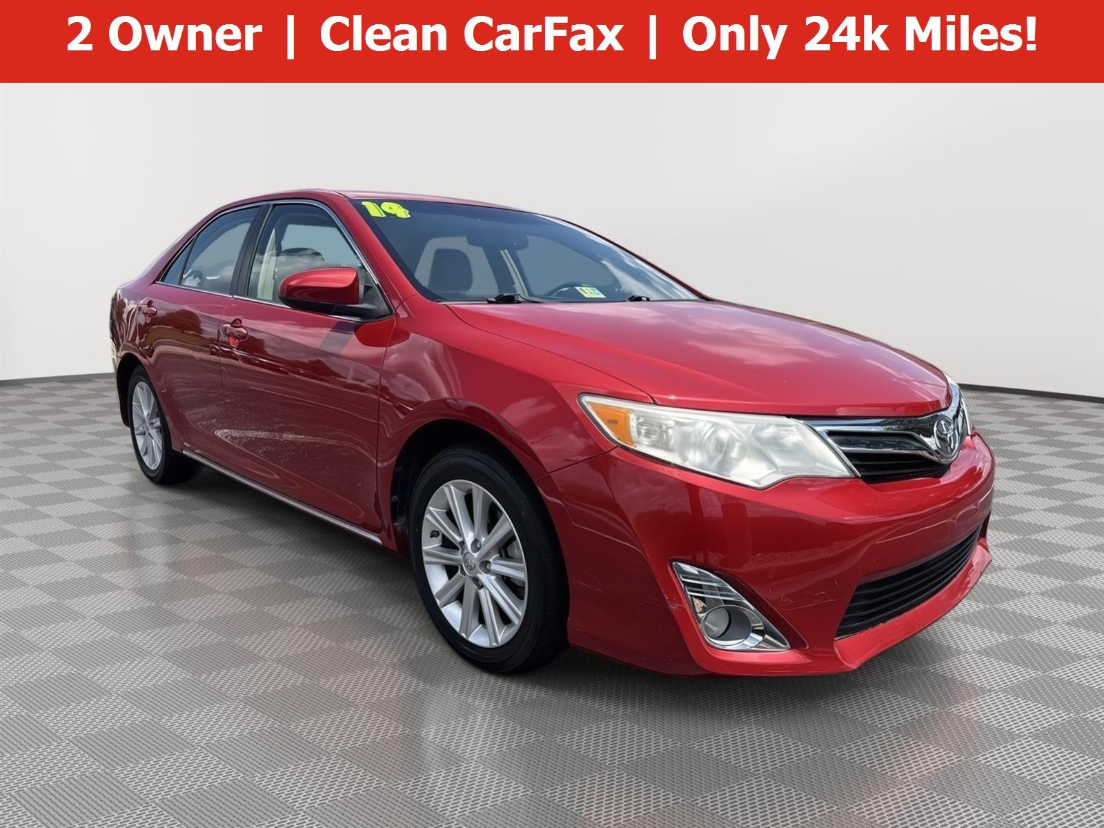 Used 2014 Barcelona Red Metallic Toyota XLE image 1