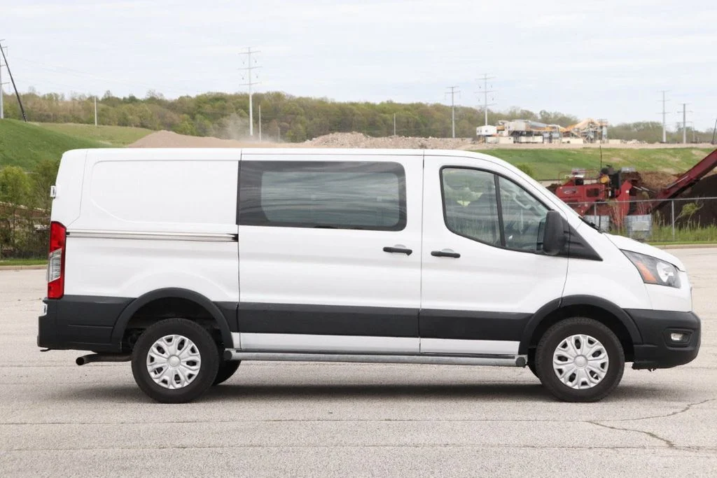 Used 2025 Oxford White Ford Base image 10