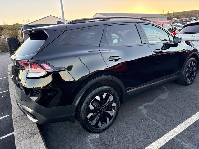 Used 2023 Black Kia X-Line image 3