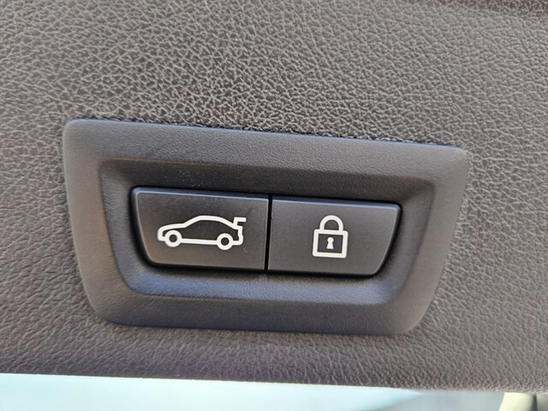 Used 2023 Mineral White Metallic BMW xDrive40i image 16