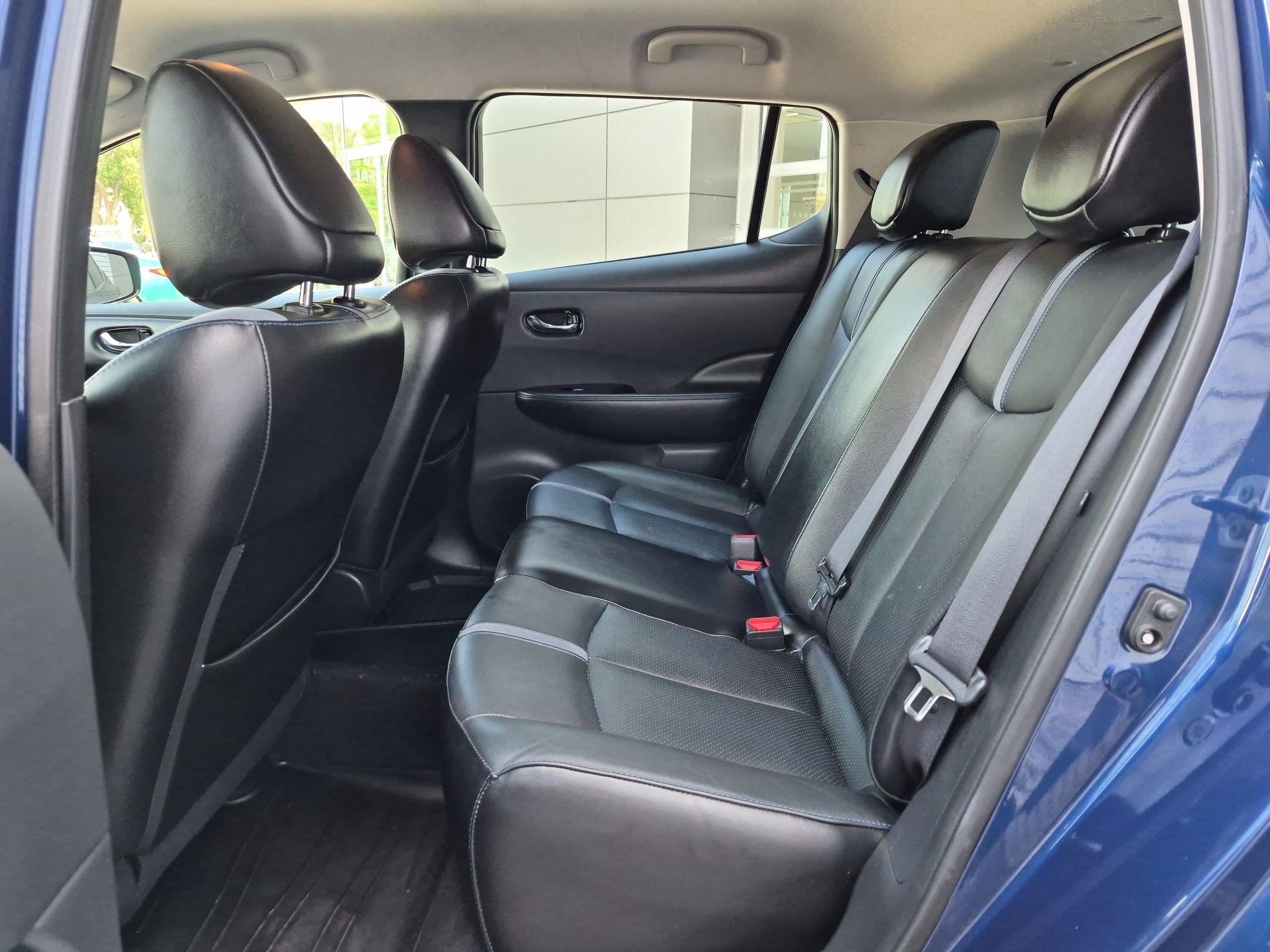 Used 2018 Deep Blue Pearl Nissan SL image 26
