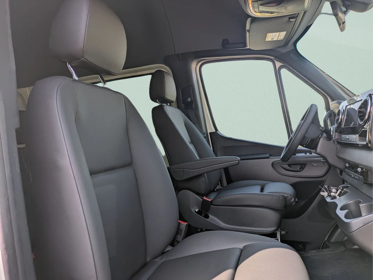 2025 Mercedes-Benz Sprinter Crew Van Base - Photo 7