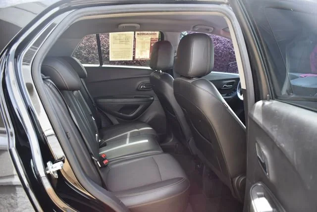 Used 2022 Mosaic Black Metallic Chevrolet LT image 21