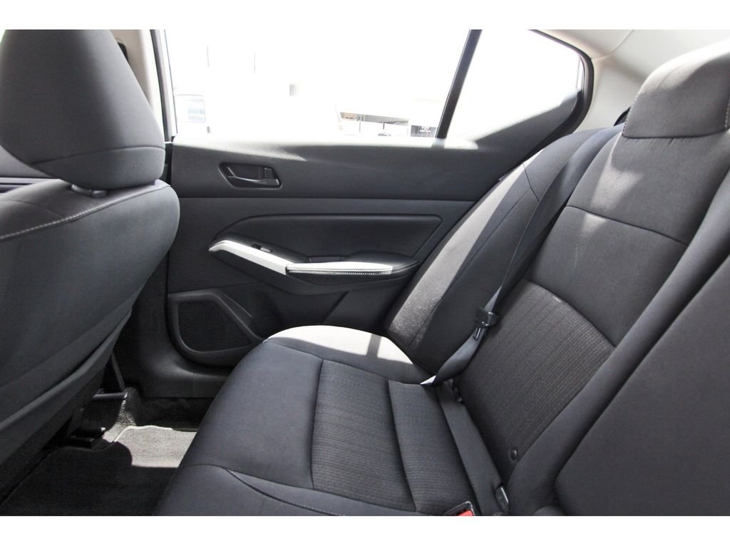 Used 2025 White Nissan 2.5 SV image 14