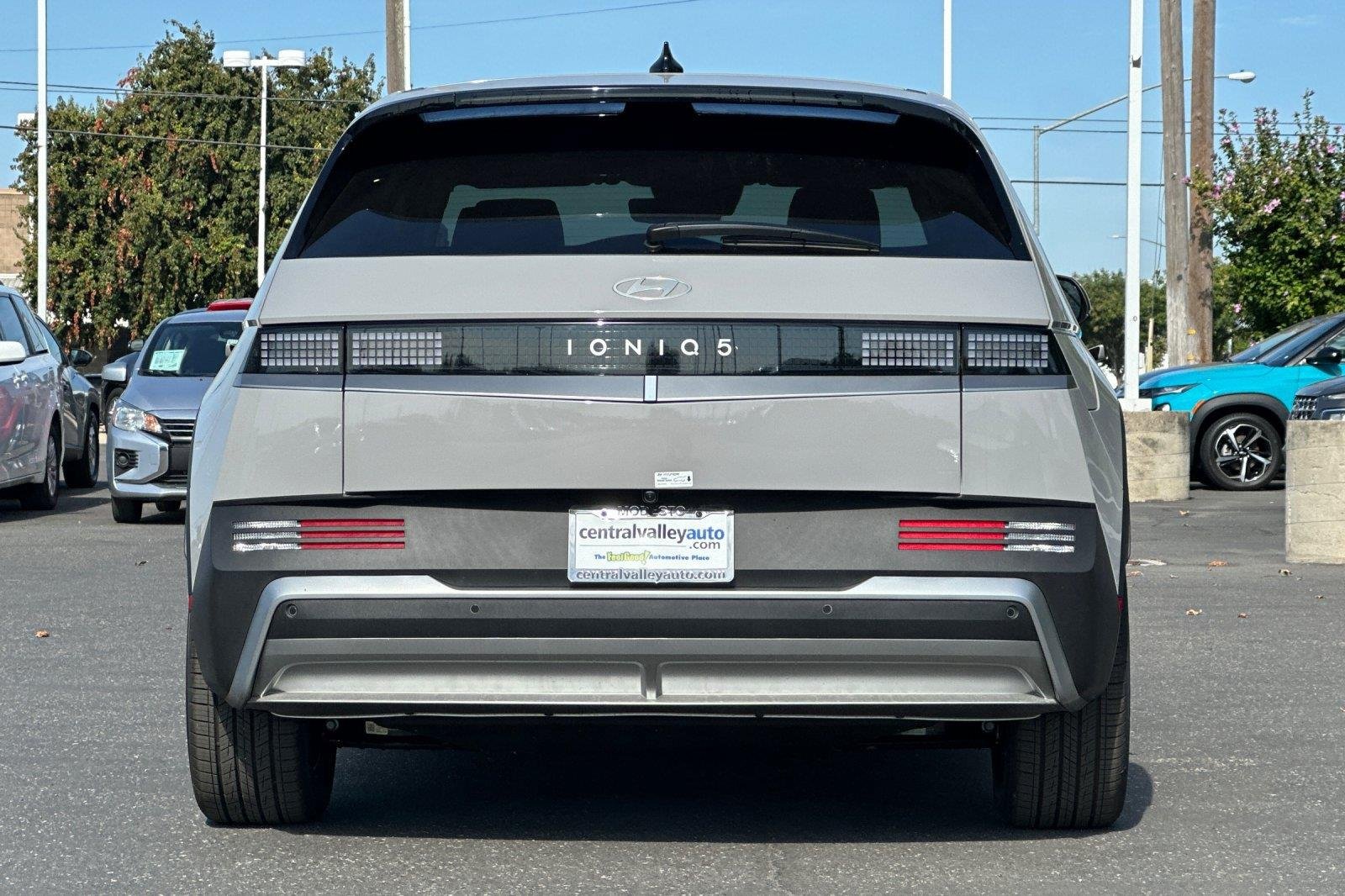 New 2026 Cyber Gray Hyundai SEL image 34