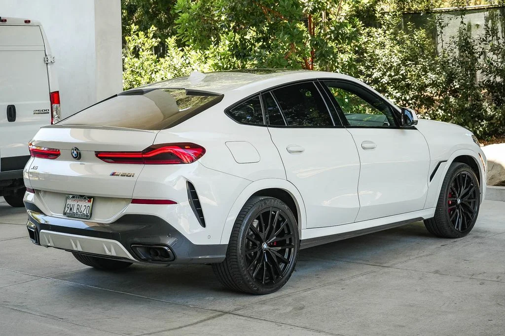 Used 2022 White BMW M50i image 6