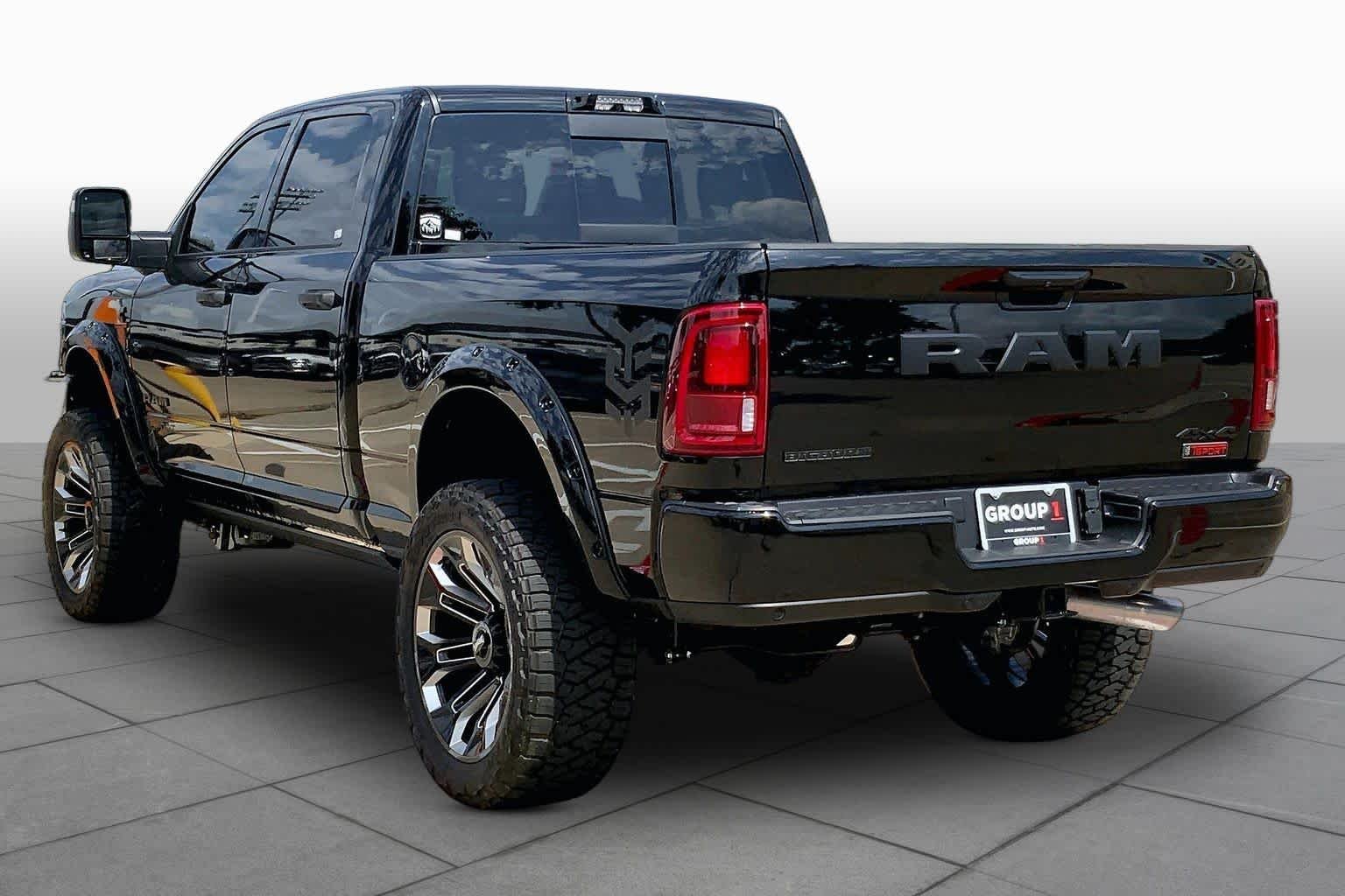 New 2026 Diamond Black Crystal Pearl-Coat Exterior Paint RAM Big Horn image 10