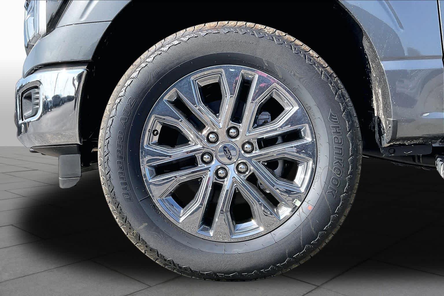 New 2026 Carbonized Gray Metallic Ford Lariat® image 8