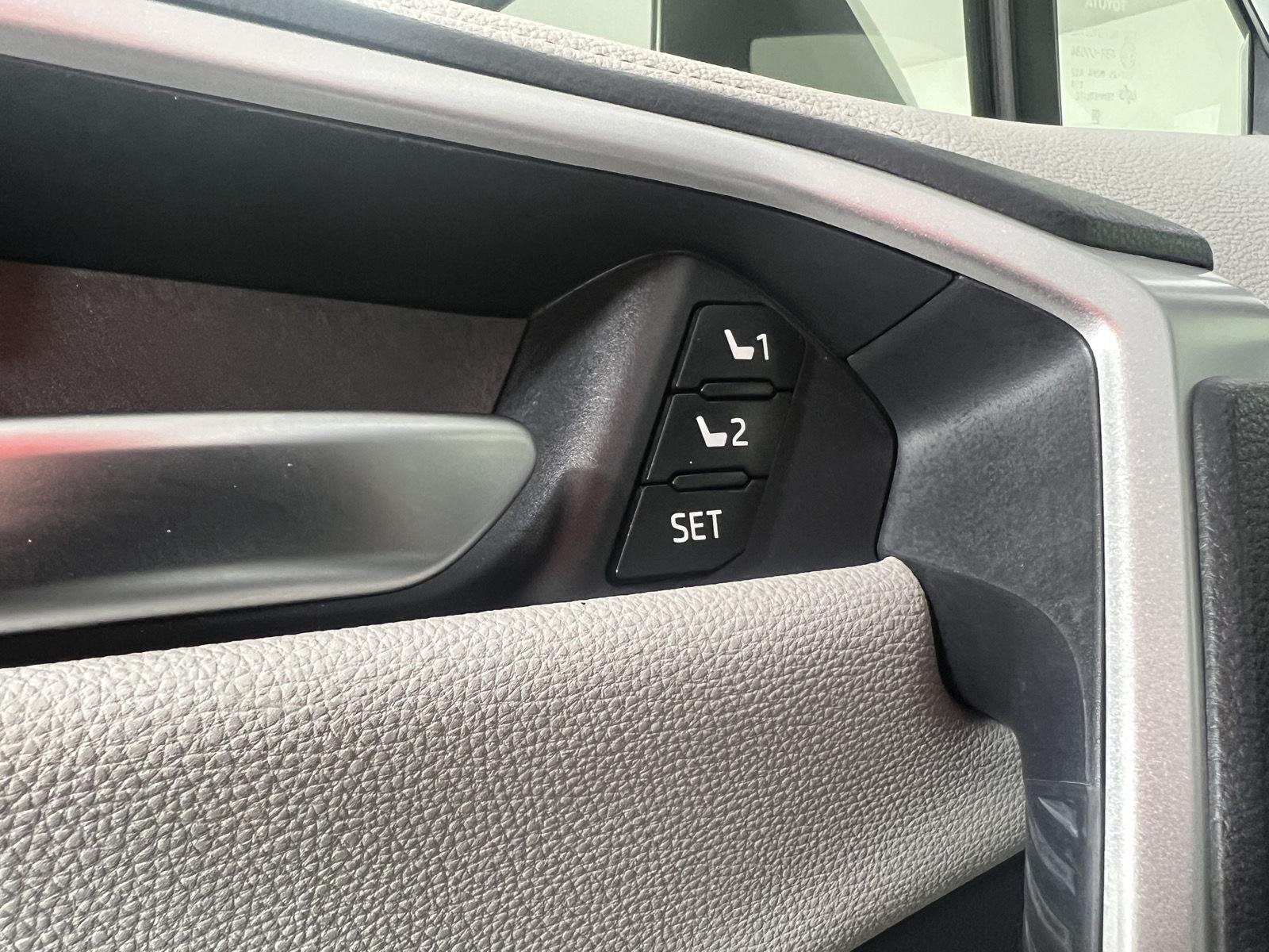 Used 2024 Wind Chill Pearl Toyota Limited image 15