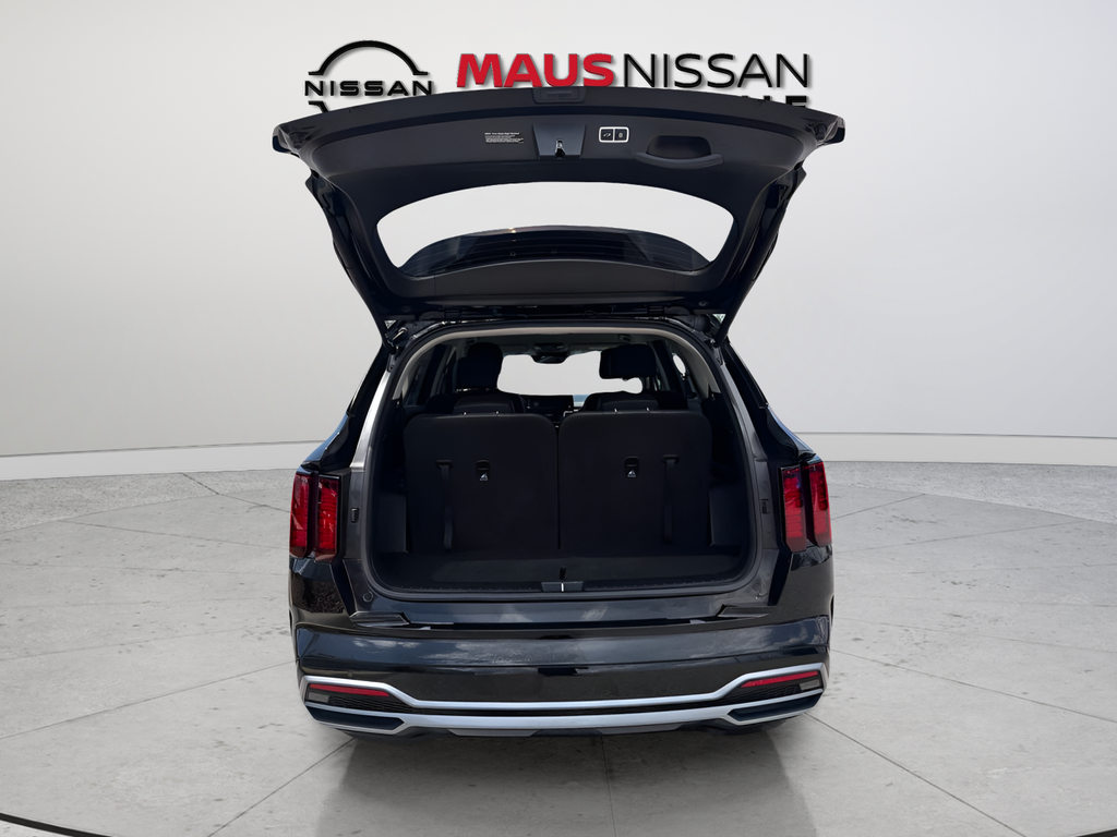Used 2023 Black Kia EX image 10