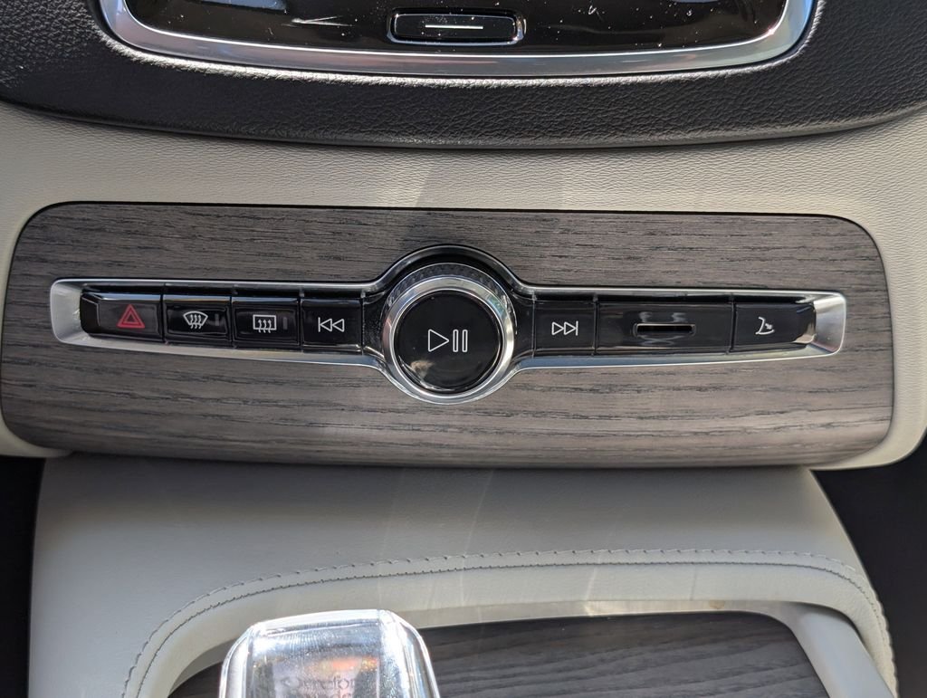 Certified Used 2023 Blue Volvo Ultimate image 23