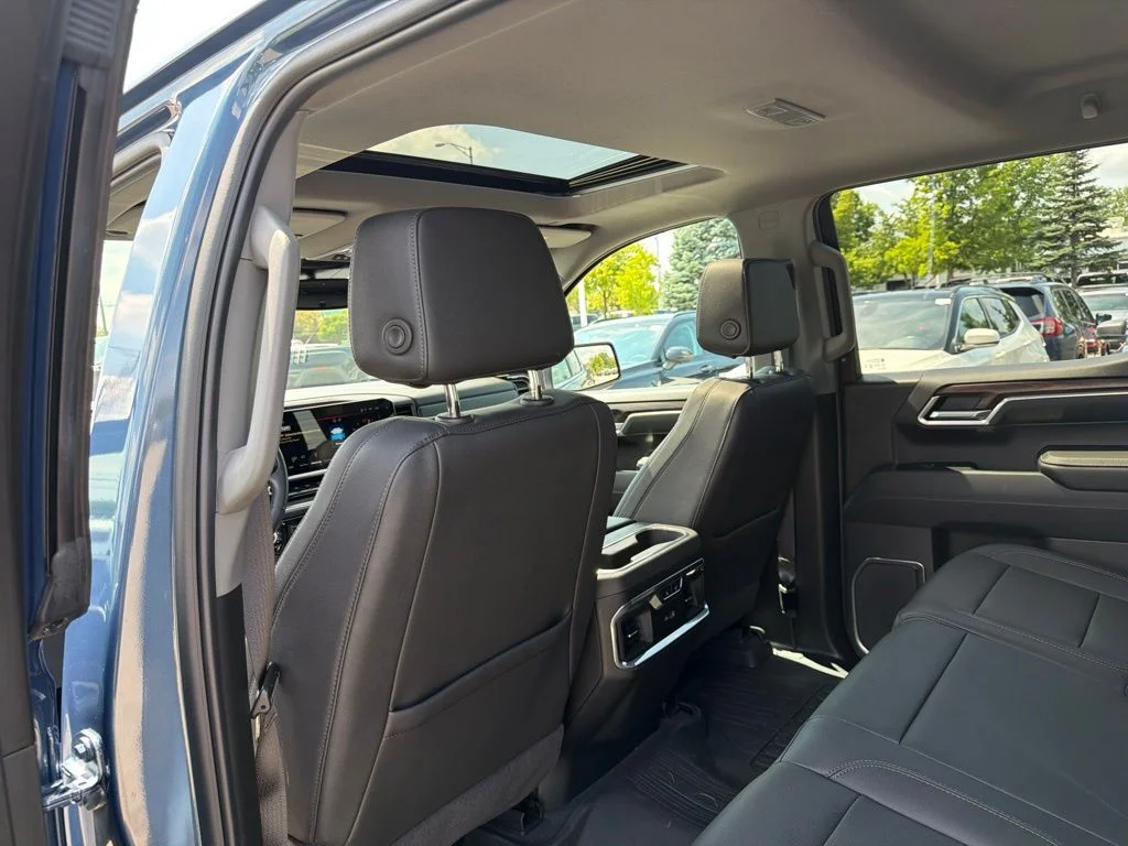 Used 2024 Blue GMC SLT image 20