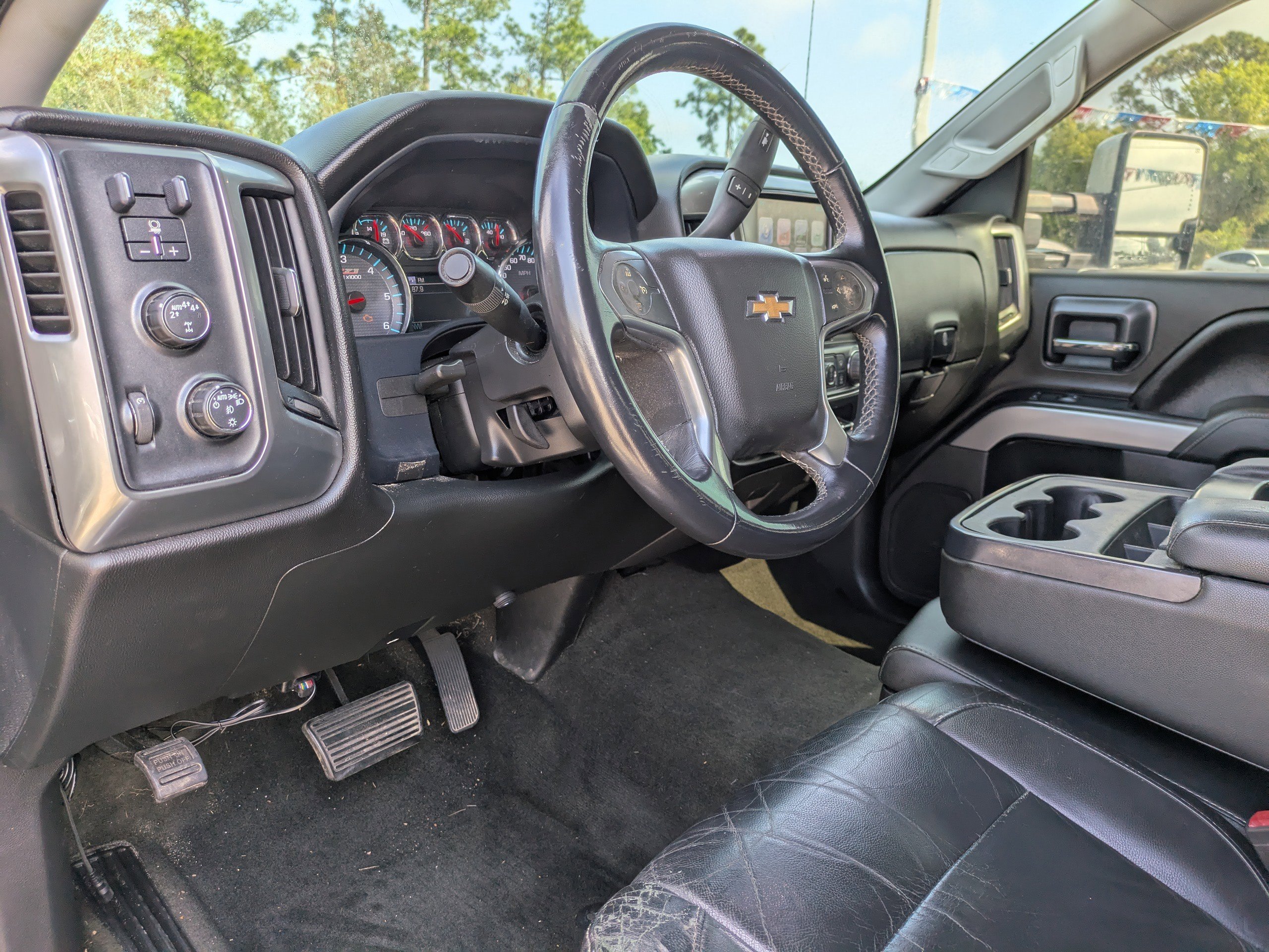 Used 2018 Graphite Metallic Chevrolet LT image 15