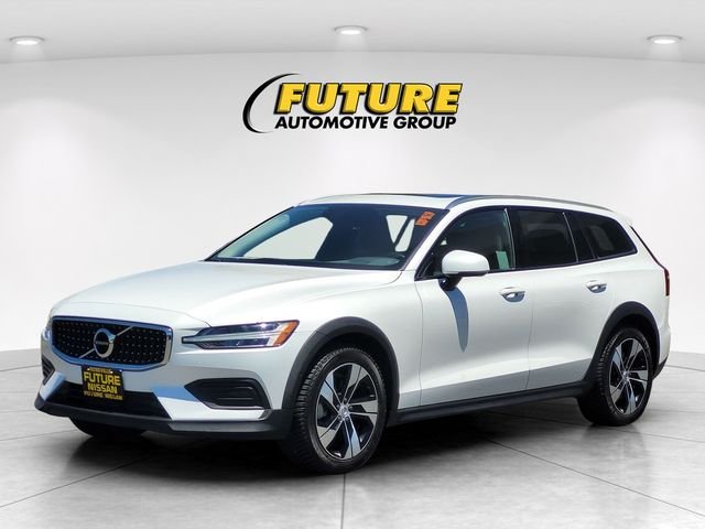 Used 2020 White Volvo T5 image 5