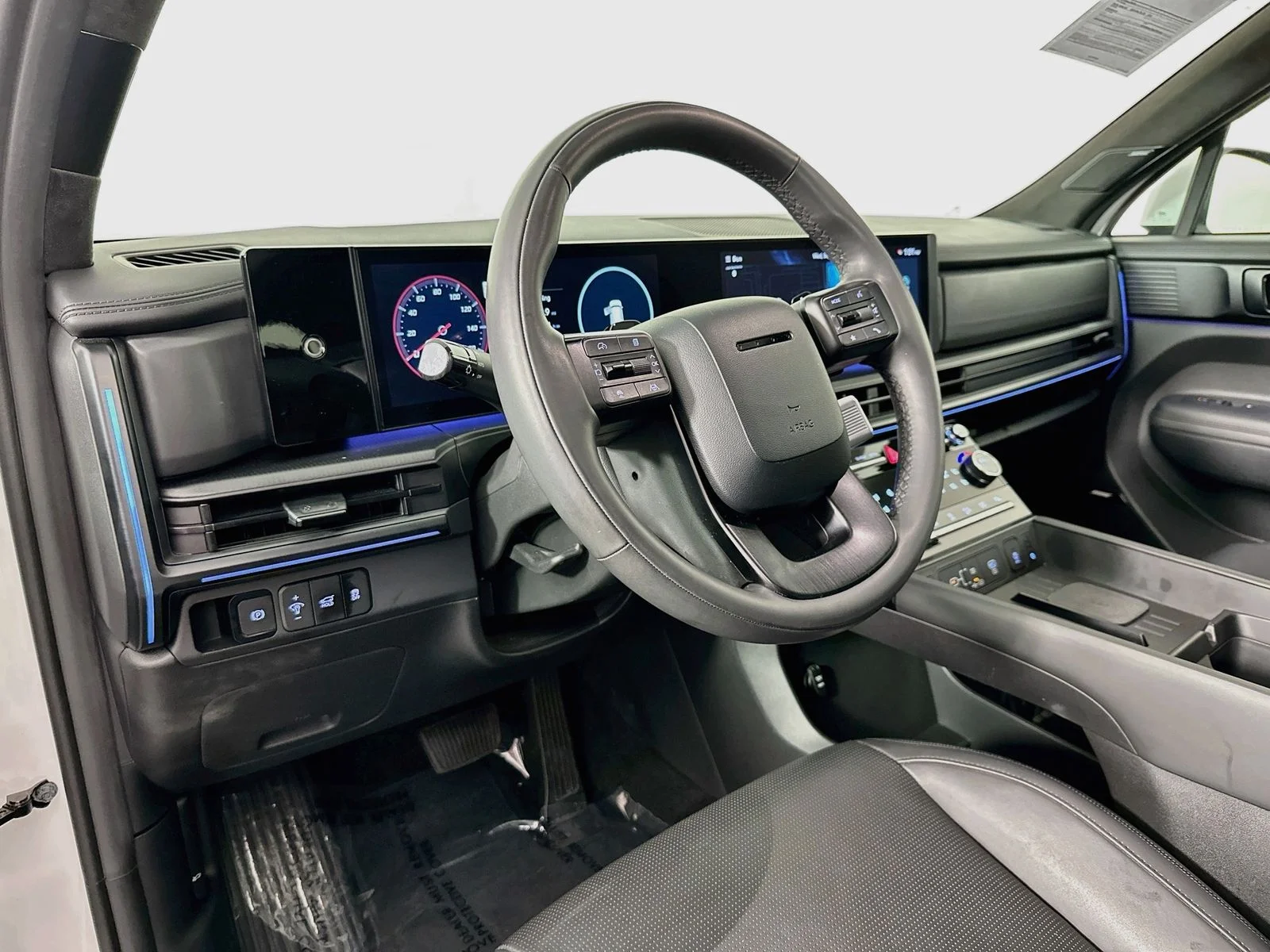 Used 2024 Serenity White Hyundai Calligraphy image 9