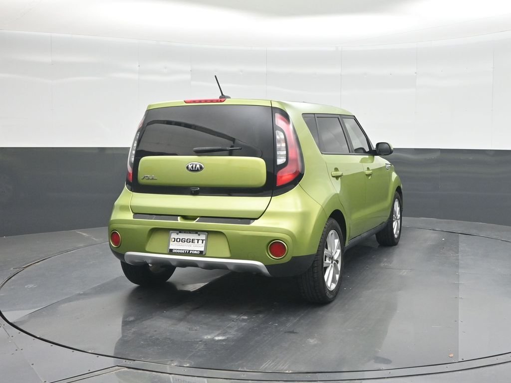 Used 2018 Green Kia Plus image 24
