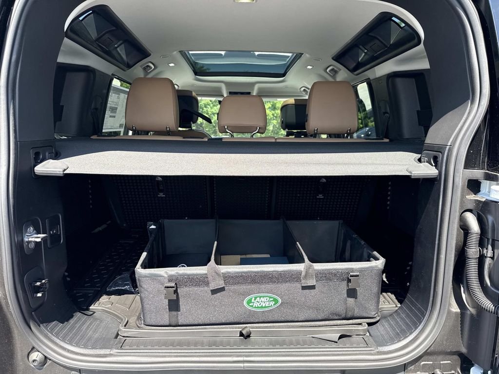 New 2026 Fuji White Land Rover S image 15