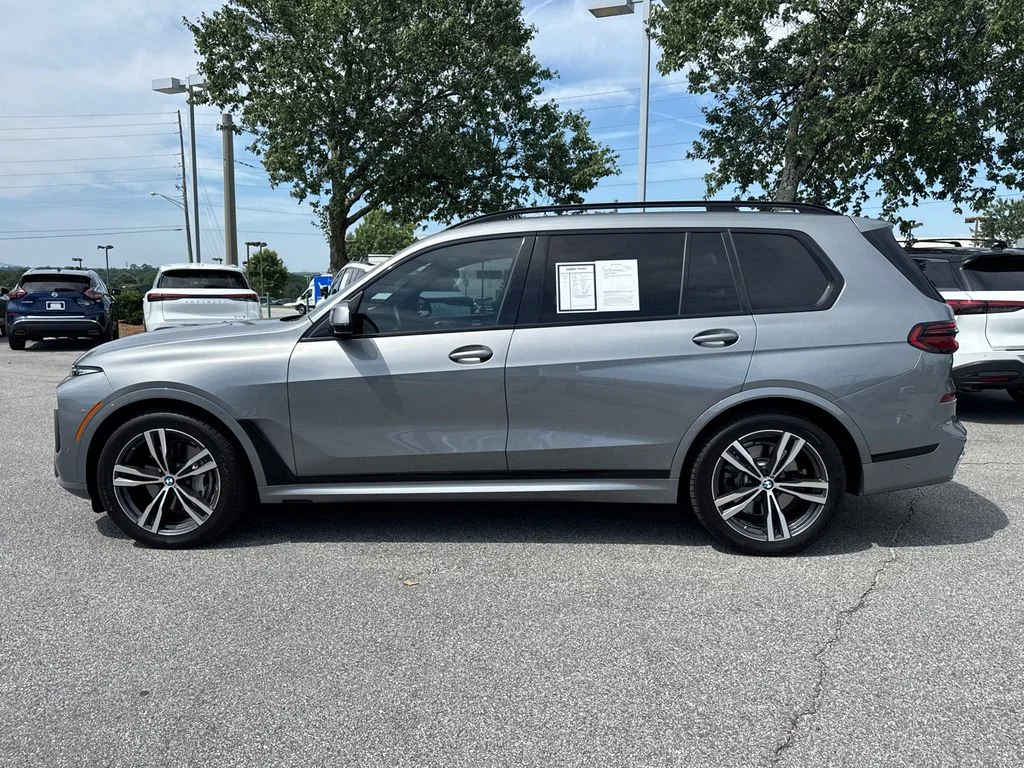 Used 2023 Gray BMW xDrive40i image 8