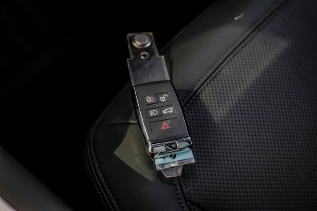 2025 Land Rover Defender X-Dynamic SE - Photo 72