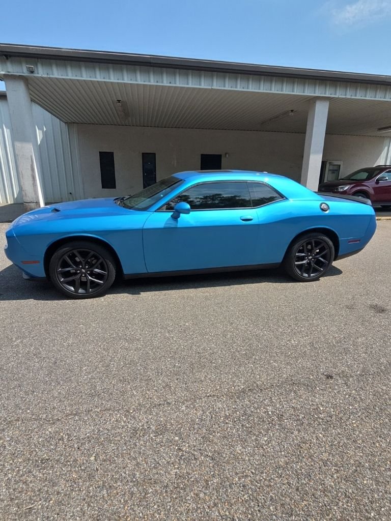 Used 2023 Blue Dodge SXT image 2