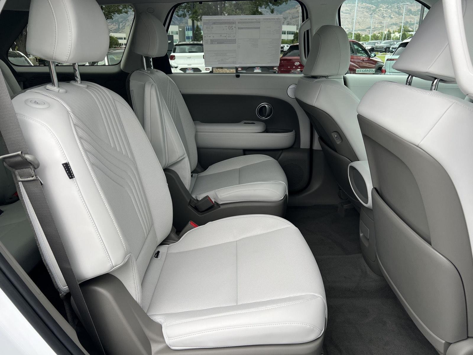 New 2027 Creamy White Pearl Hyundai SEL 7P image 25